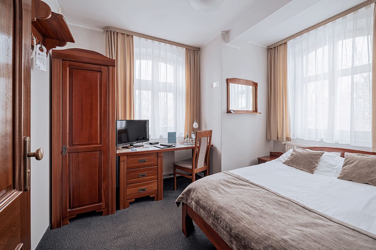 Standard Single Room (100min spa access) | In-room safe, desk, iron/ironing board, free WiFi