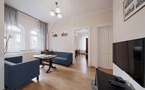 Miller's Apartment | 客房内保险箱、办公桌、熨斗/熨板、免费 WiFi