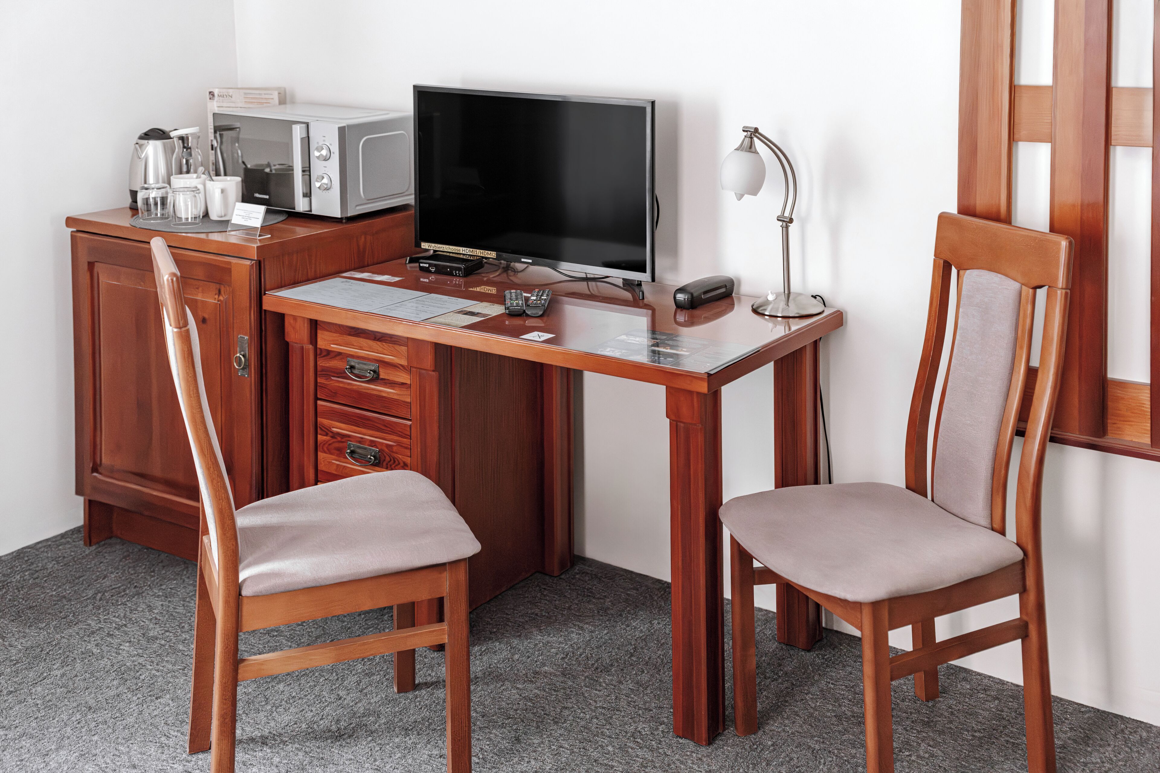 family apartment | 1 bedroom, in-room safe, desk, iron/ironing board