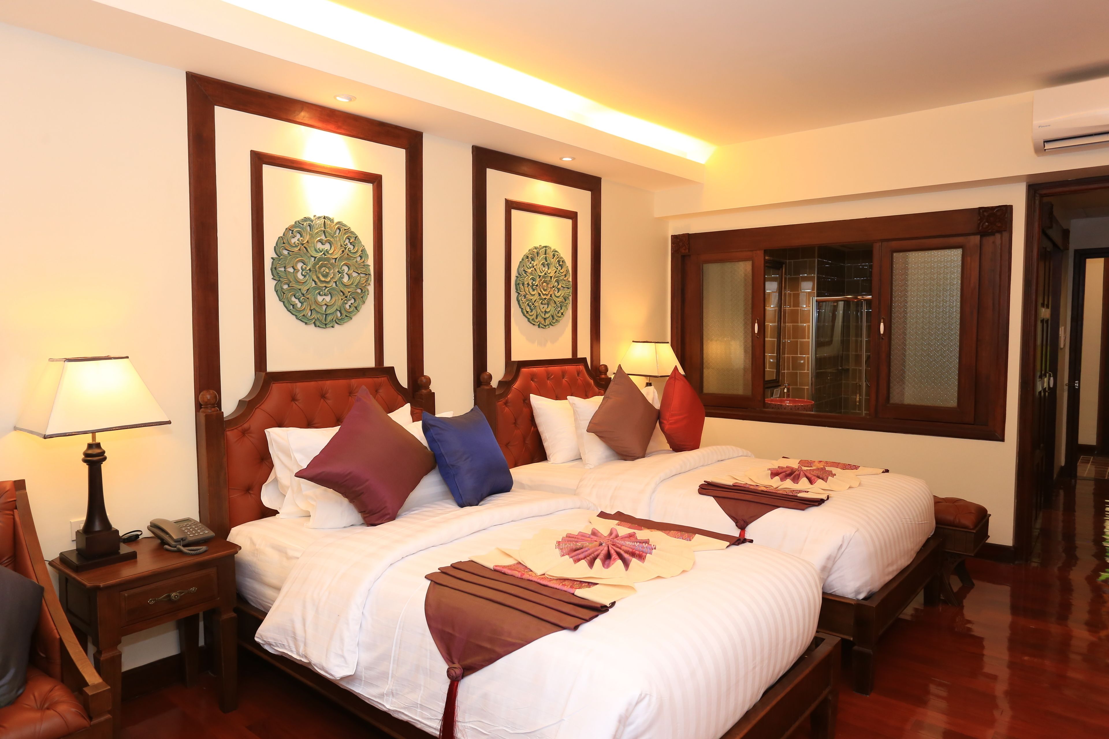 executive twin room | 1 bedroom, premium bedding, down duvets, minibar