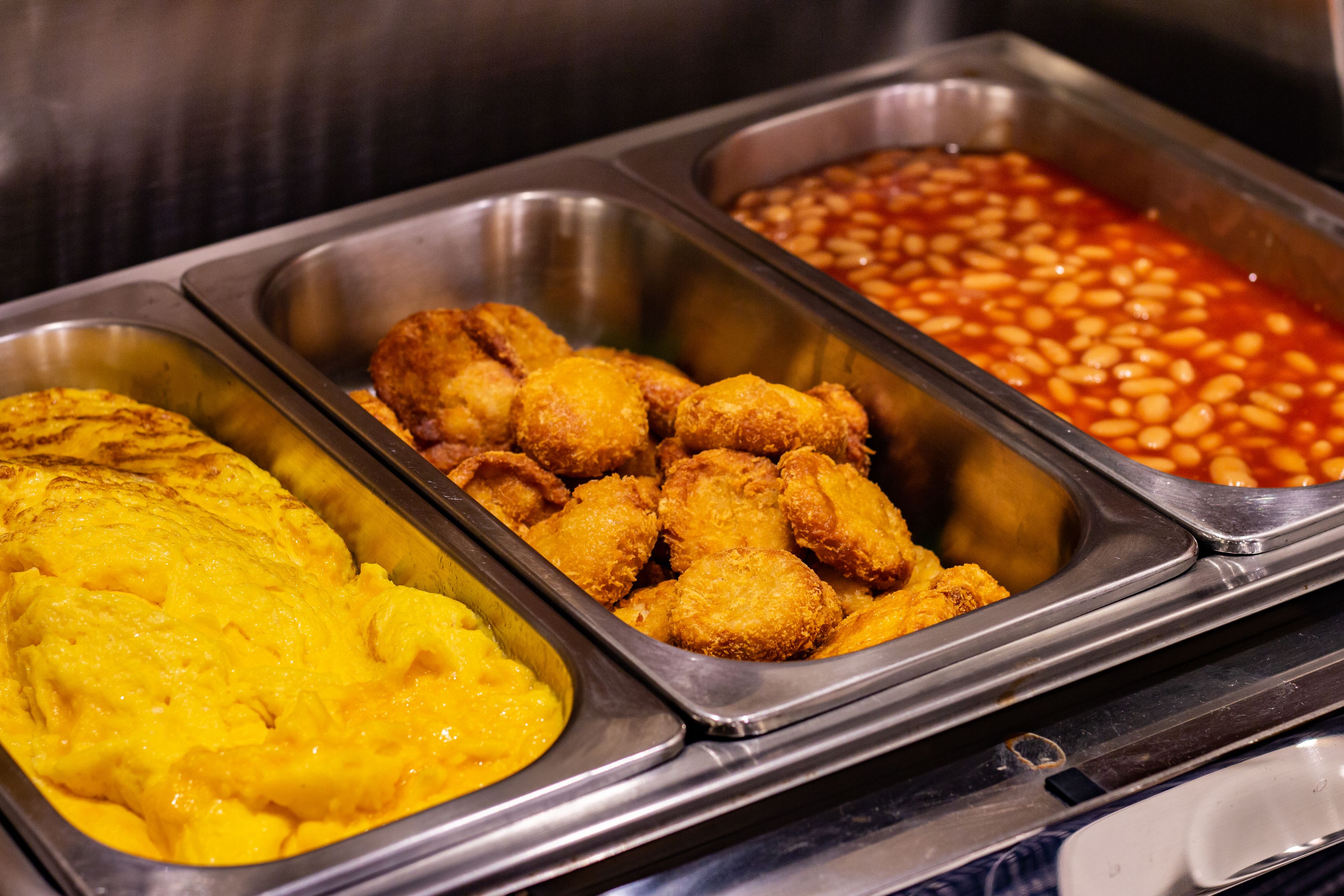 daily buffet breakfast (thb 250 per person)