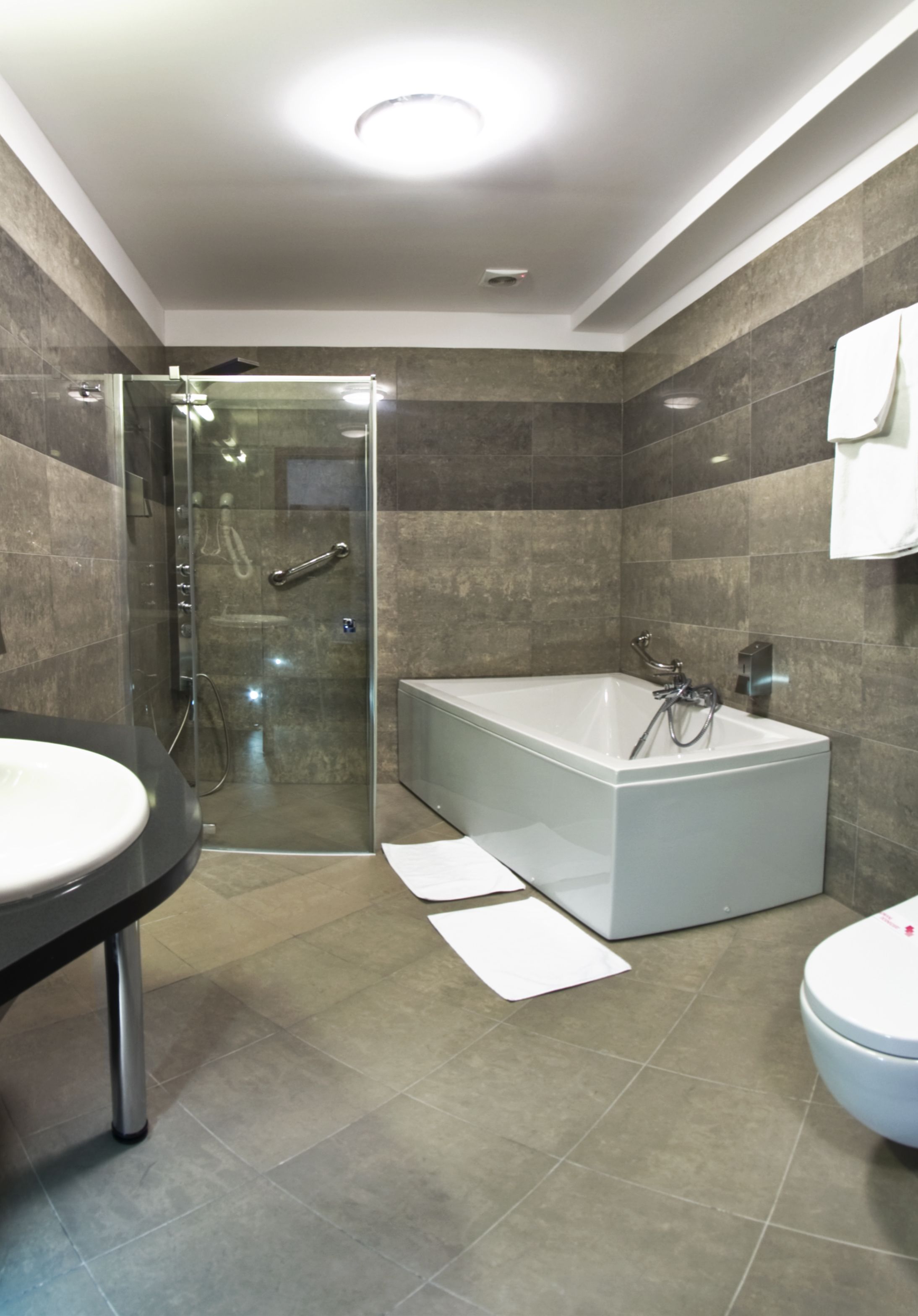 1 bedroom, in-room safe, desk, iron/ironing board