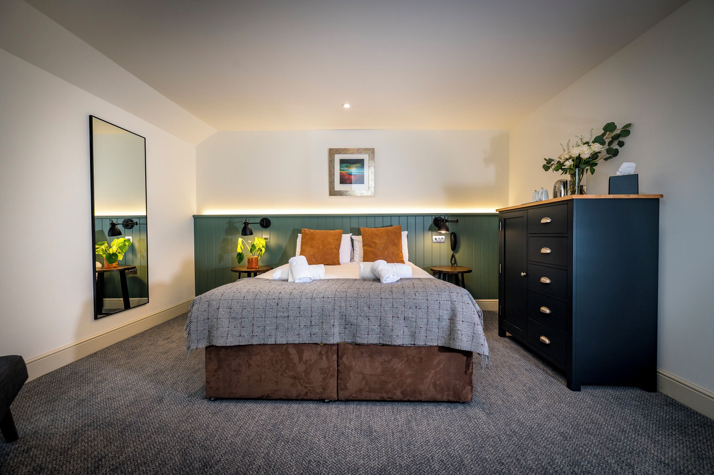 Iron/ironing board, free WiFi, bed sheets