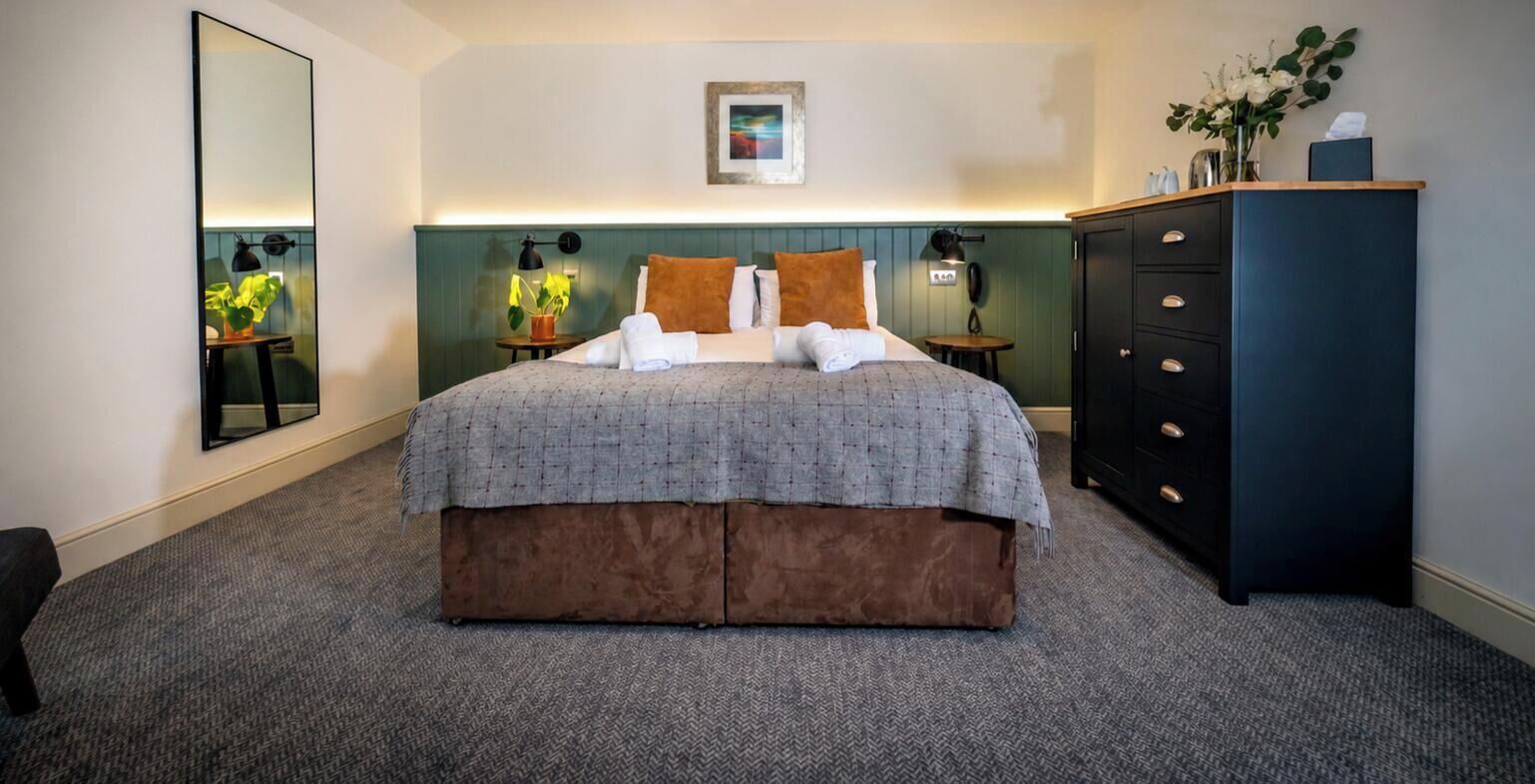 Deluxe Double Room, River View | Iron/ironing board (on request), WiFi (free), bed sheets