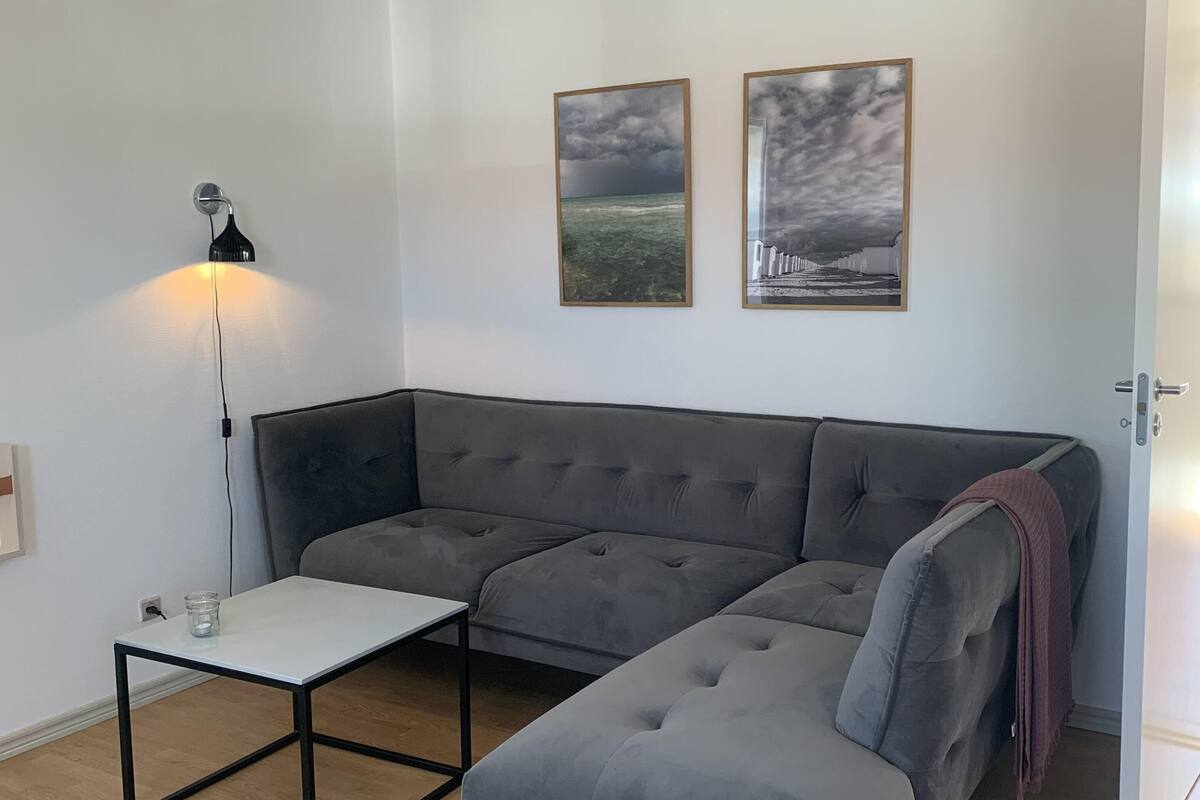 apartment, 2 bedrooms | living area | flat-screen tv