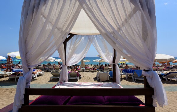 Private beach, beach volleyball, beach bar - Kleopatra Melissa Hotel (Alanya)