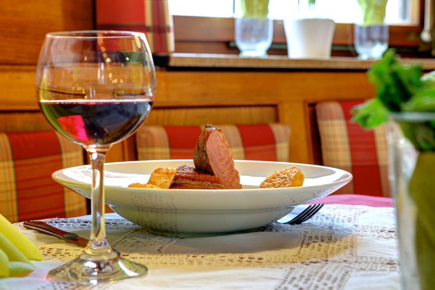 breakfast, lunch, dinner served; local and international cuisine