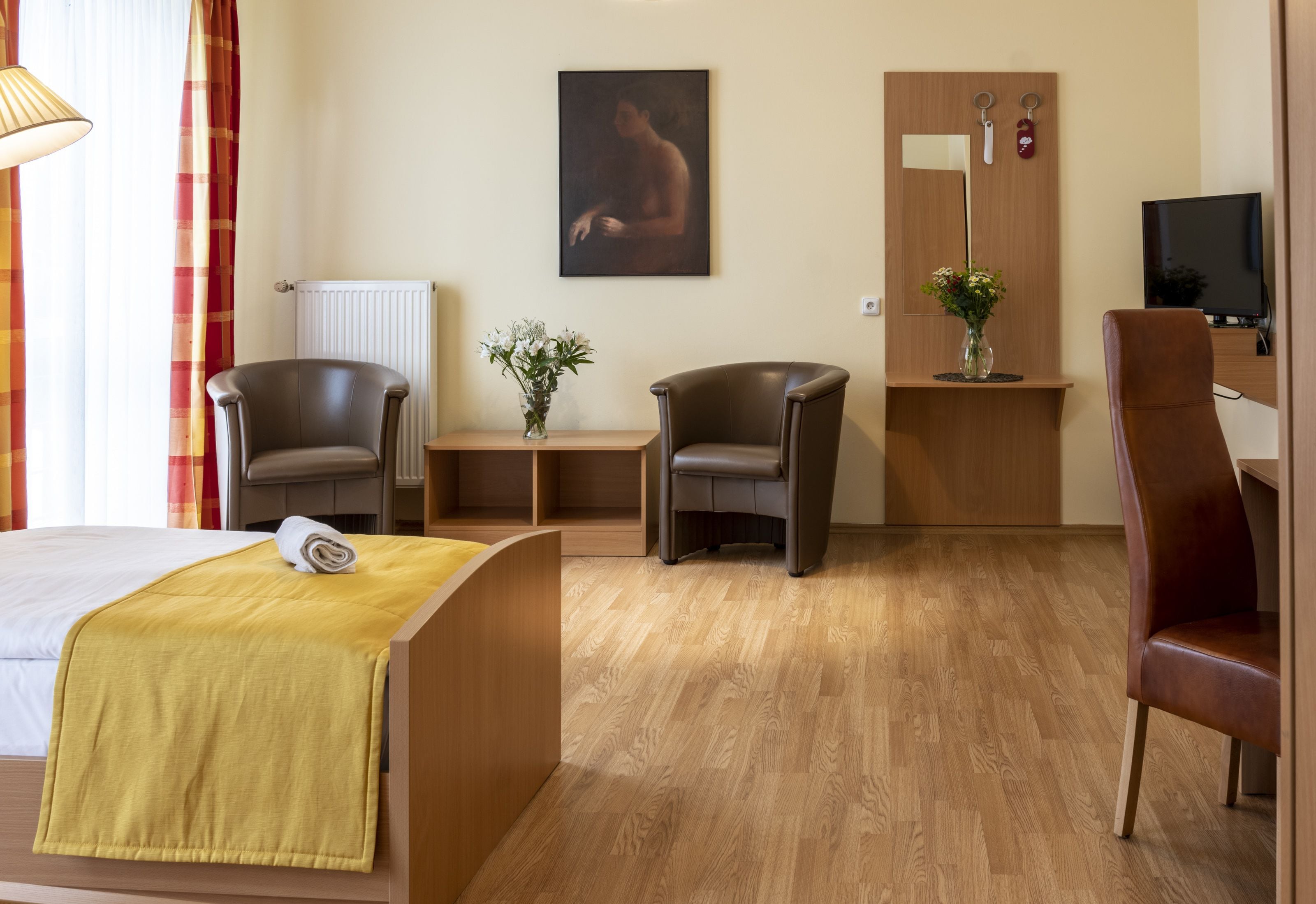 triple room | living area | lcd tv