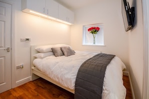 Apartment, 1 Bedroom (Double Room ) | 1 bedroom, iron/ironing board, free WiFi - Flat 2 Front Street (York)