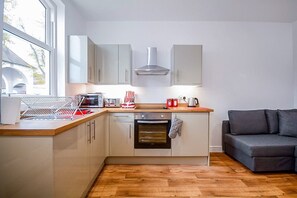 Apartment, 1 Bedroom (Double Room ) | Private kitchen | Fridge, microwave, oven, electric kettle - Flat 2 Front Street (York)