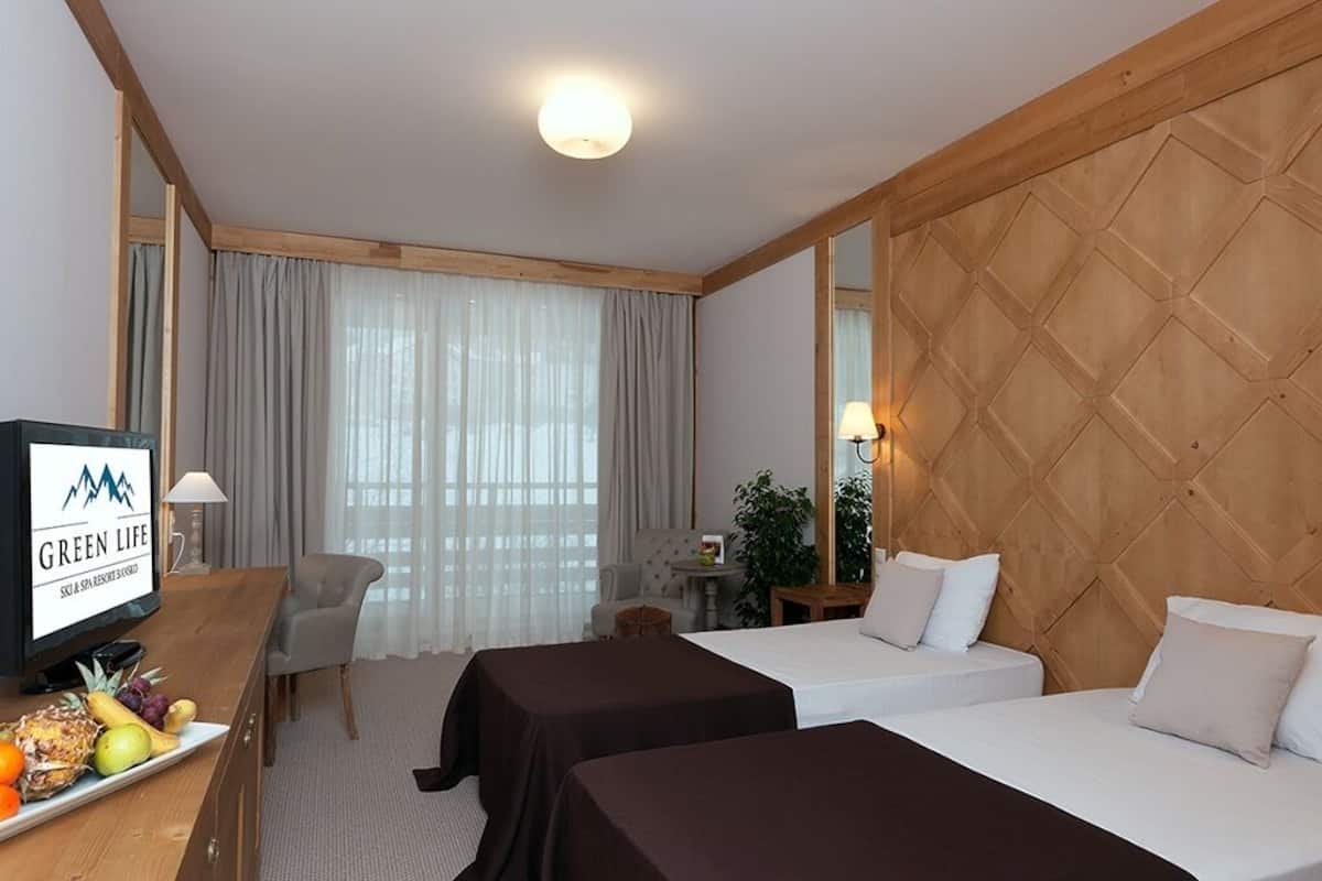 Quarto casal ou duplo superior (Free Relax Zone Access, WiFi) | Frigobar, escrivaninha, cortinas blackout, Wi-Fi de cortesia