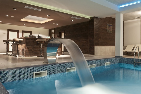 Indoor pool, seasonal outdoor pool, pool umbrellas, sun loungers