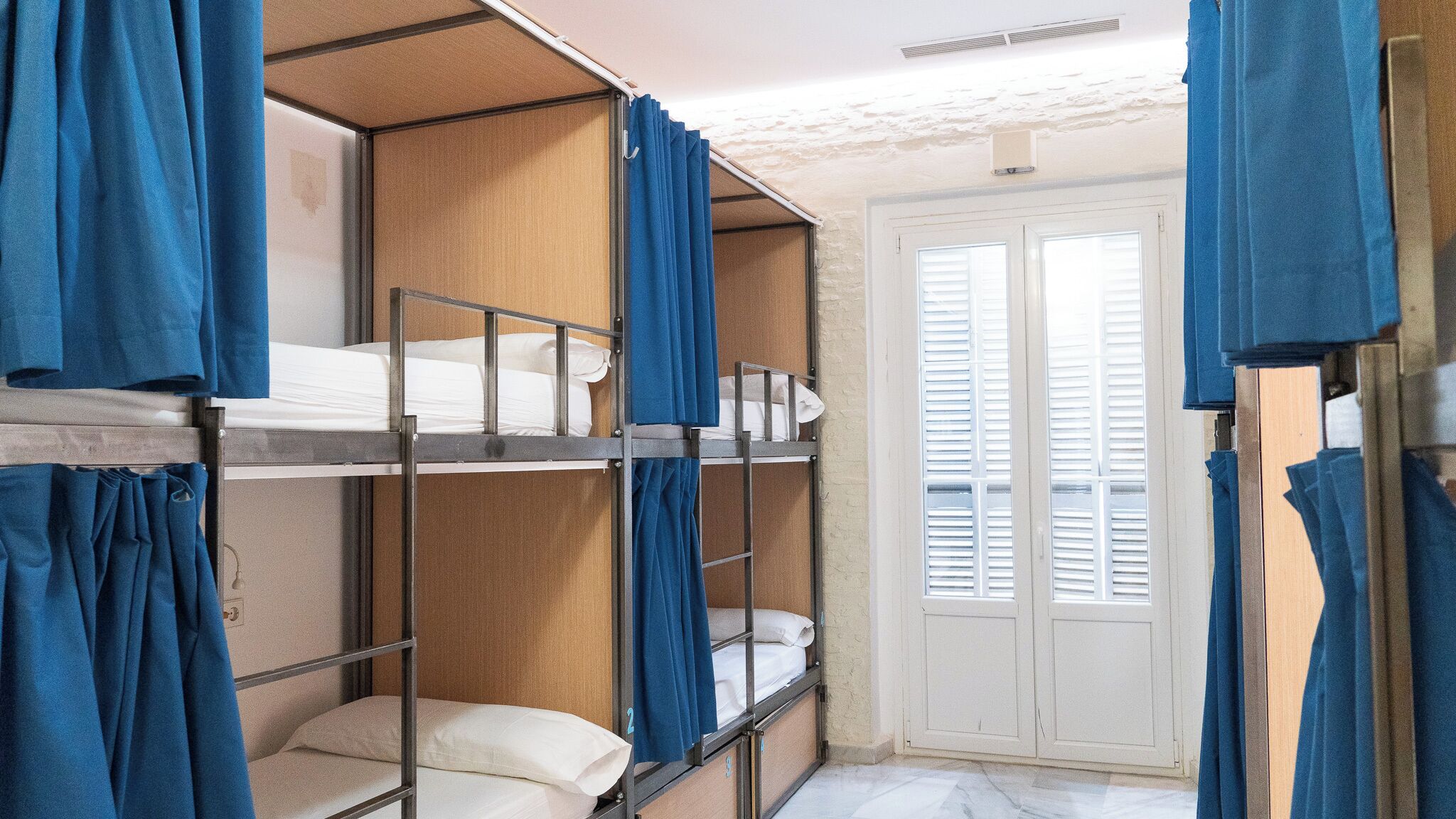 Duntäcken, strykjärn/strykbräda, gratis wi-fi och sängkläder