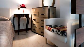 Deluxe Duplex | In-room safe, individually decorated, desk, soundproofing