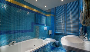 Standard Duplex | Bathroom amenities | Free toiletries, towels - Grand Hôtel du Bel Air (Paris)