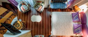 Deluxe-Maisonette | Zimmersafe, individuell dekoriert, Schreibtisch, schallisolierte Zimmer
