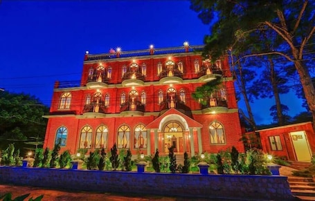 Fachada de la propiedad. Kalaw Princess Hotel