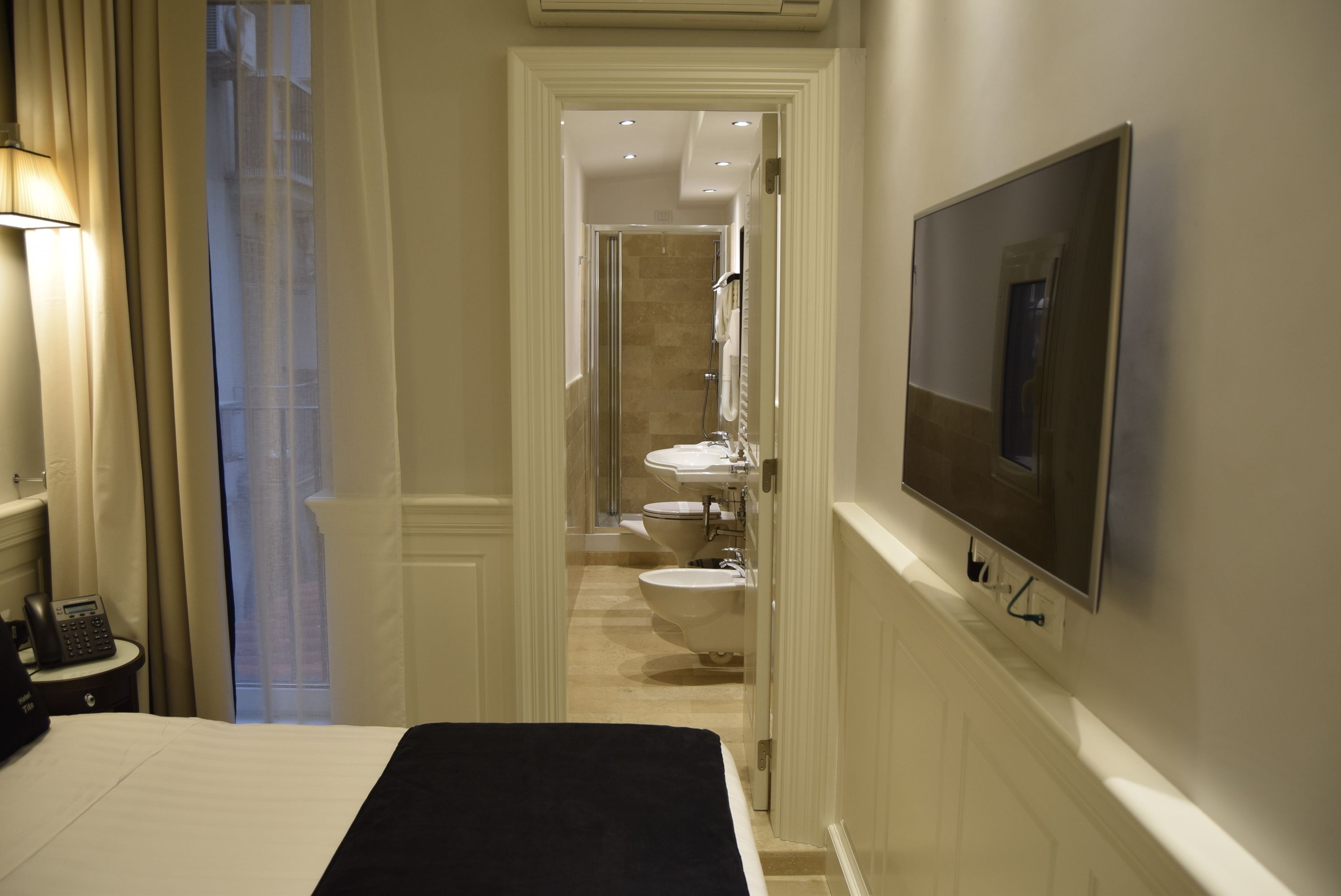 single room | premium bedding, minibar, in-room safe, individually decorated