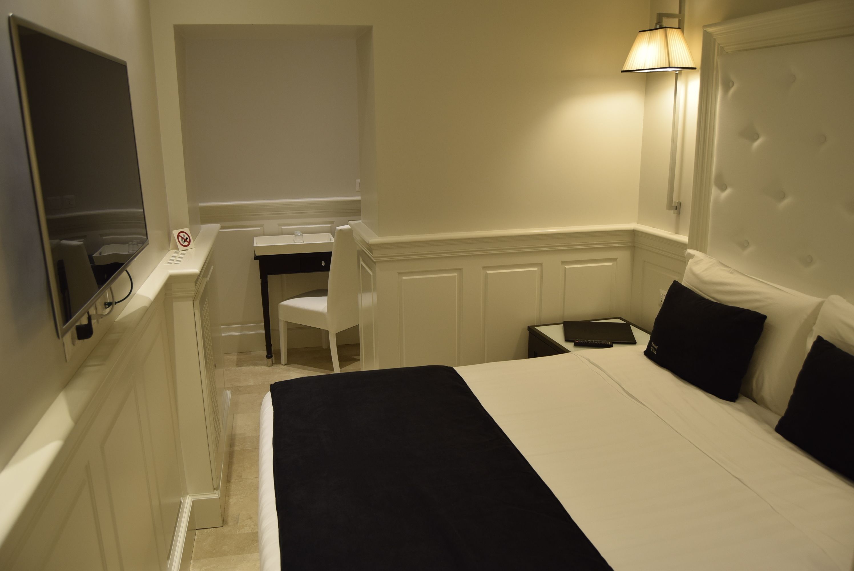 single room | premium bedding, minibar, in-room safe, individually decorated