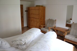 Chambre Double Économique, 1 chambre, vue montagne | Coin séjour