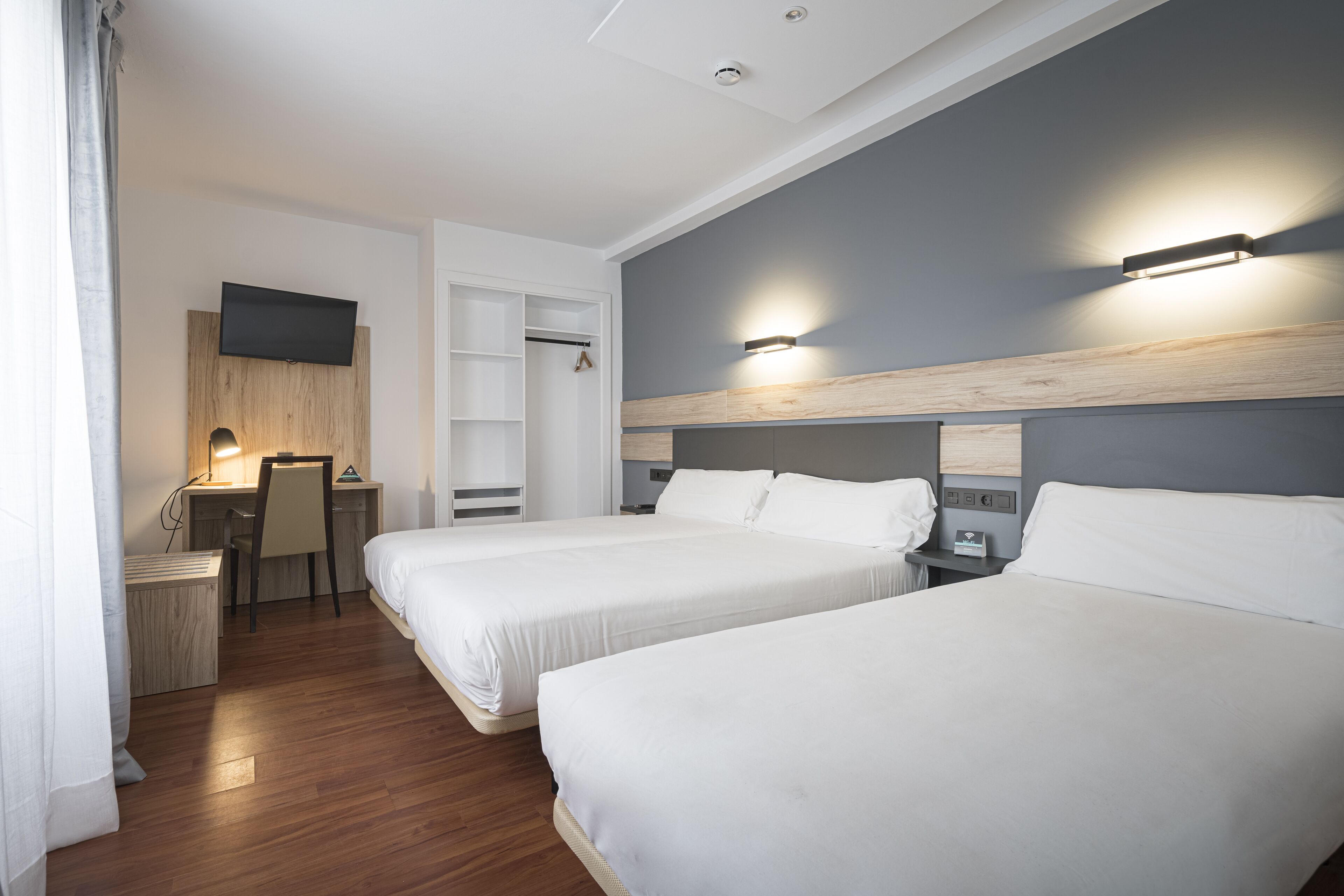 Double Room (with extra bed) | Desk, free WiFi, bed sheets