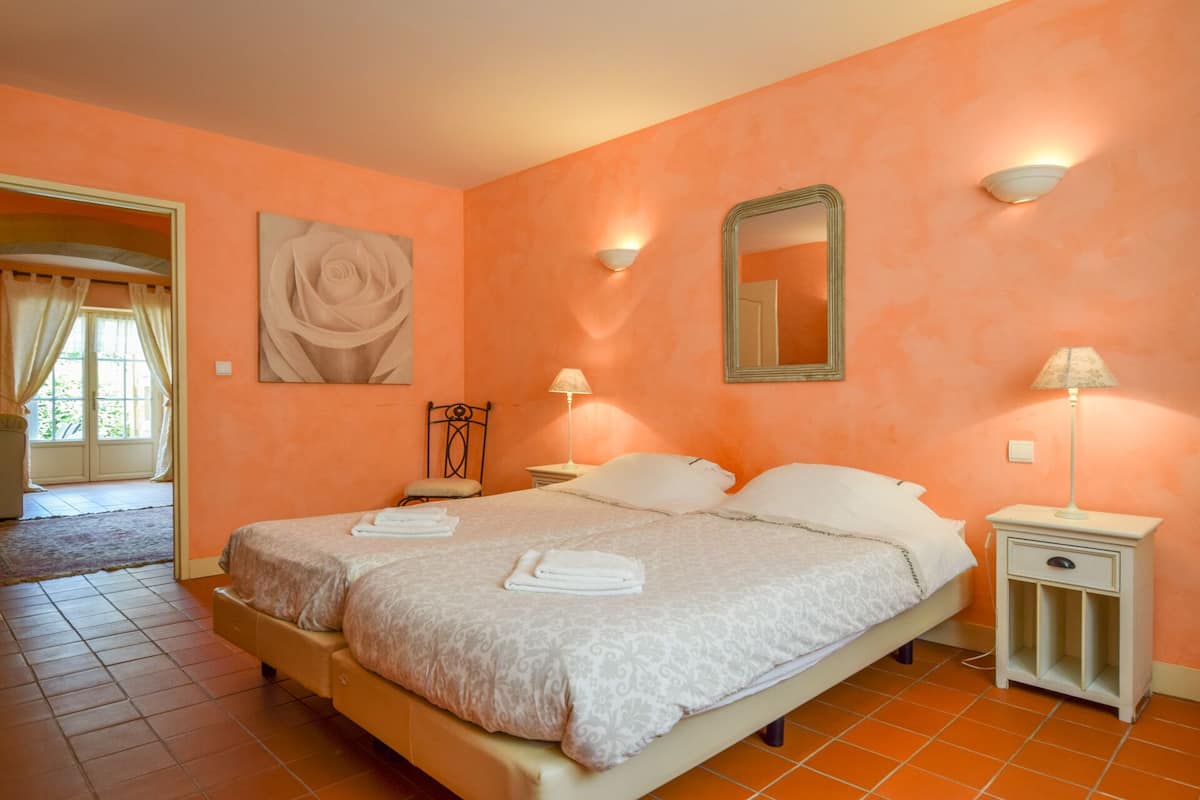 Apartment, Multiple Beds | 4 bedrooms, iron/ironing board, cribs/infant beds, free WiFi