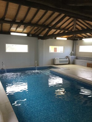 Innenpool, Liegestühle