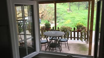 Apartament familiar, 2 dormitoris, cuina, al costat de la muntanya | Terrassa o pati
