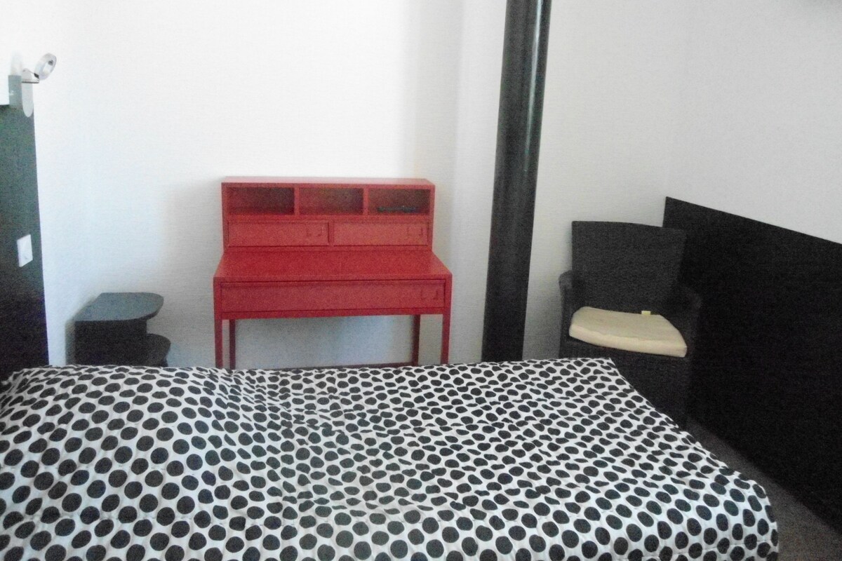 Comfort Twin Room, 2 Single Beds | Individually decorated, free WiFi