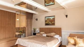 Luxe appartement, uitzicht op stad | Verduisterende gordijnen, een strijkplank/strijkijzer, babybedden