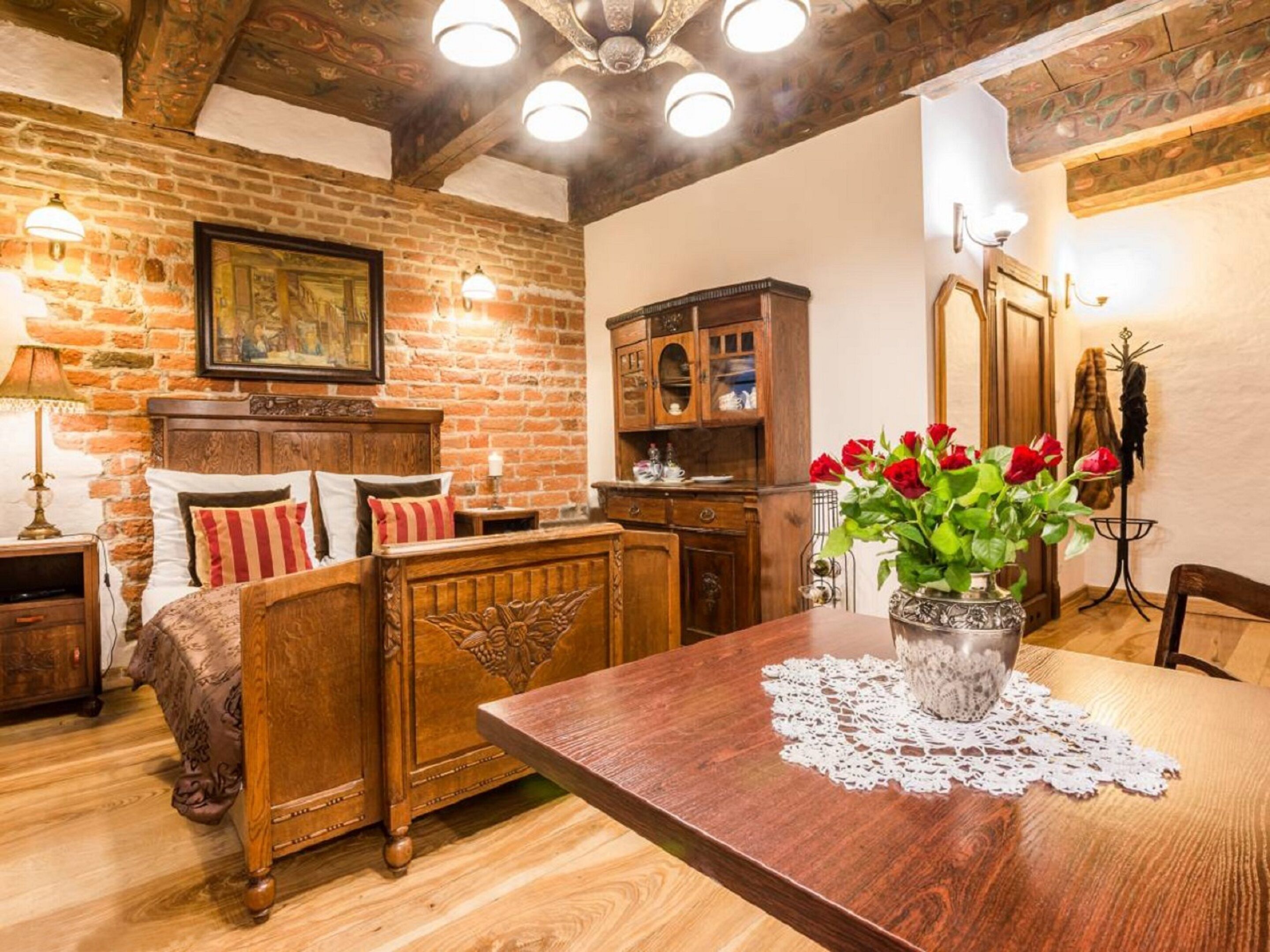 studio suite (patio view) | living room | flat-screen tv