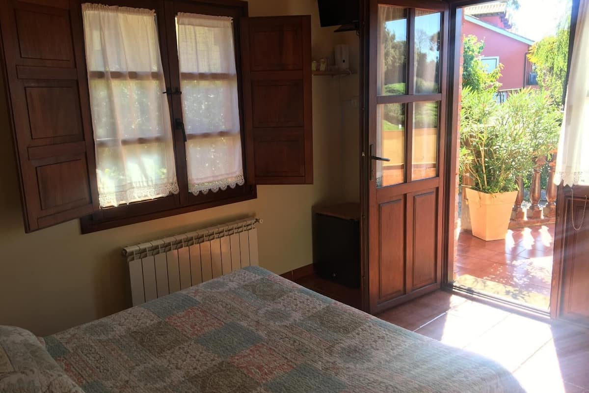 in-room safe, desk, free wifi