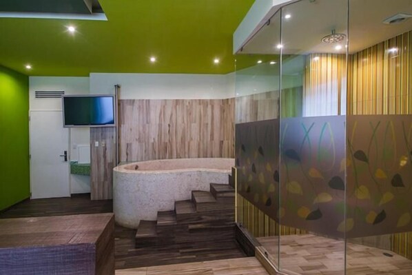 Douche, articles de toilette gratuits, sèche-cheveux