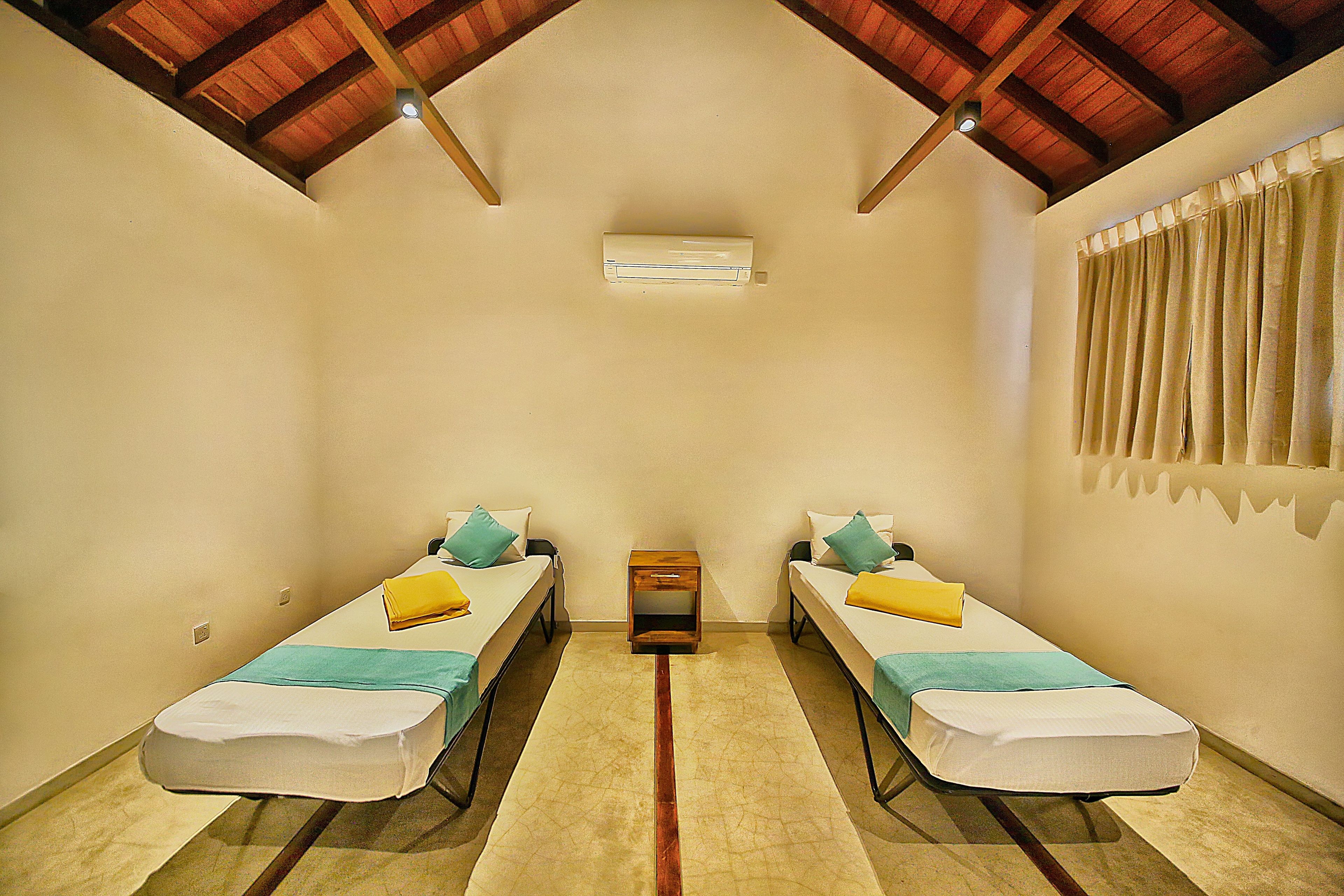 Family Room - 15% on Spa Treatments | Premium bedding, minibar, in-room safe, desk