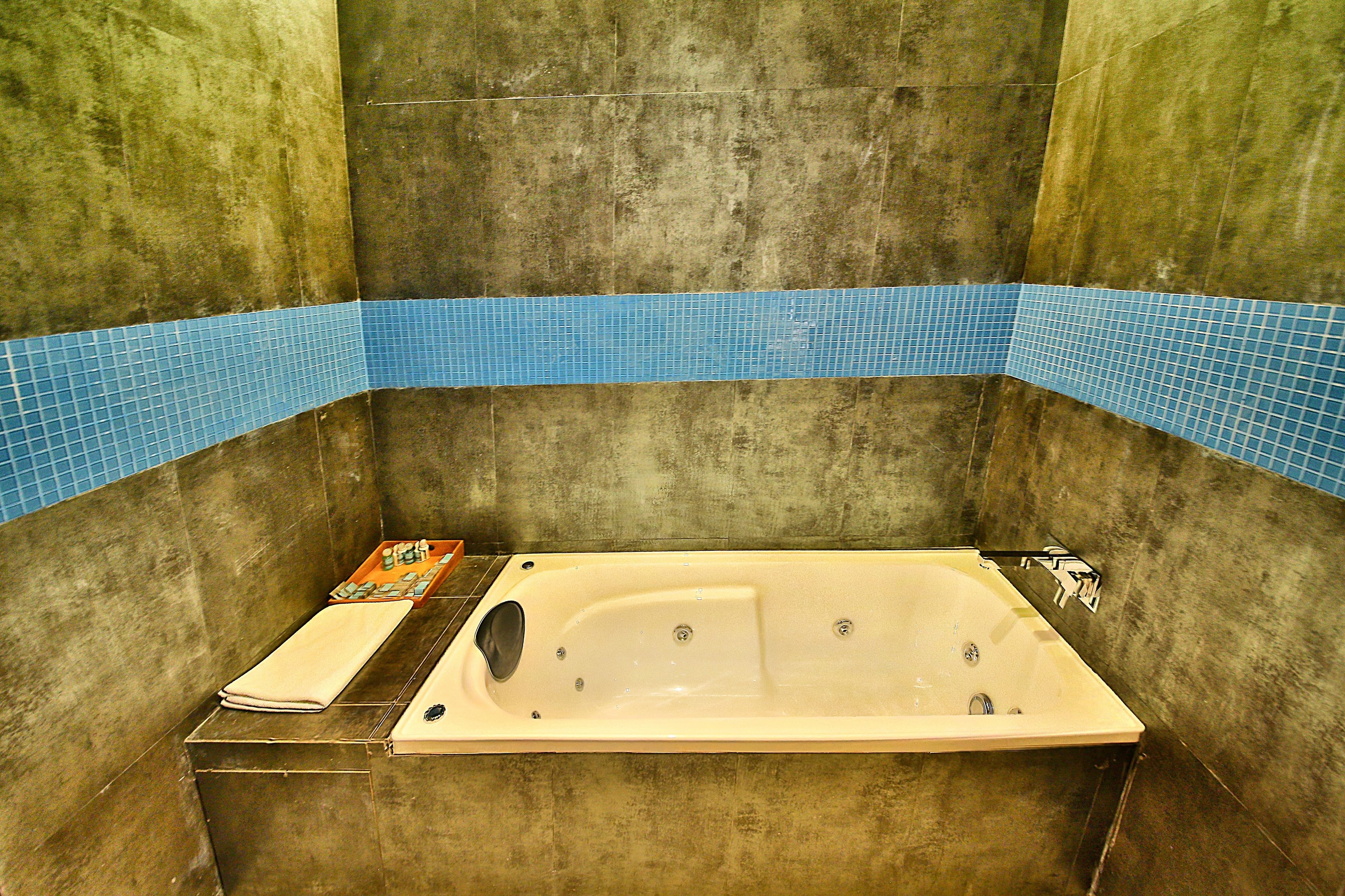 suite with sea view - 15% off on spa treatments | bathroom | free toiletries, hair dryer, bathrobes, slippers