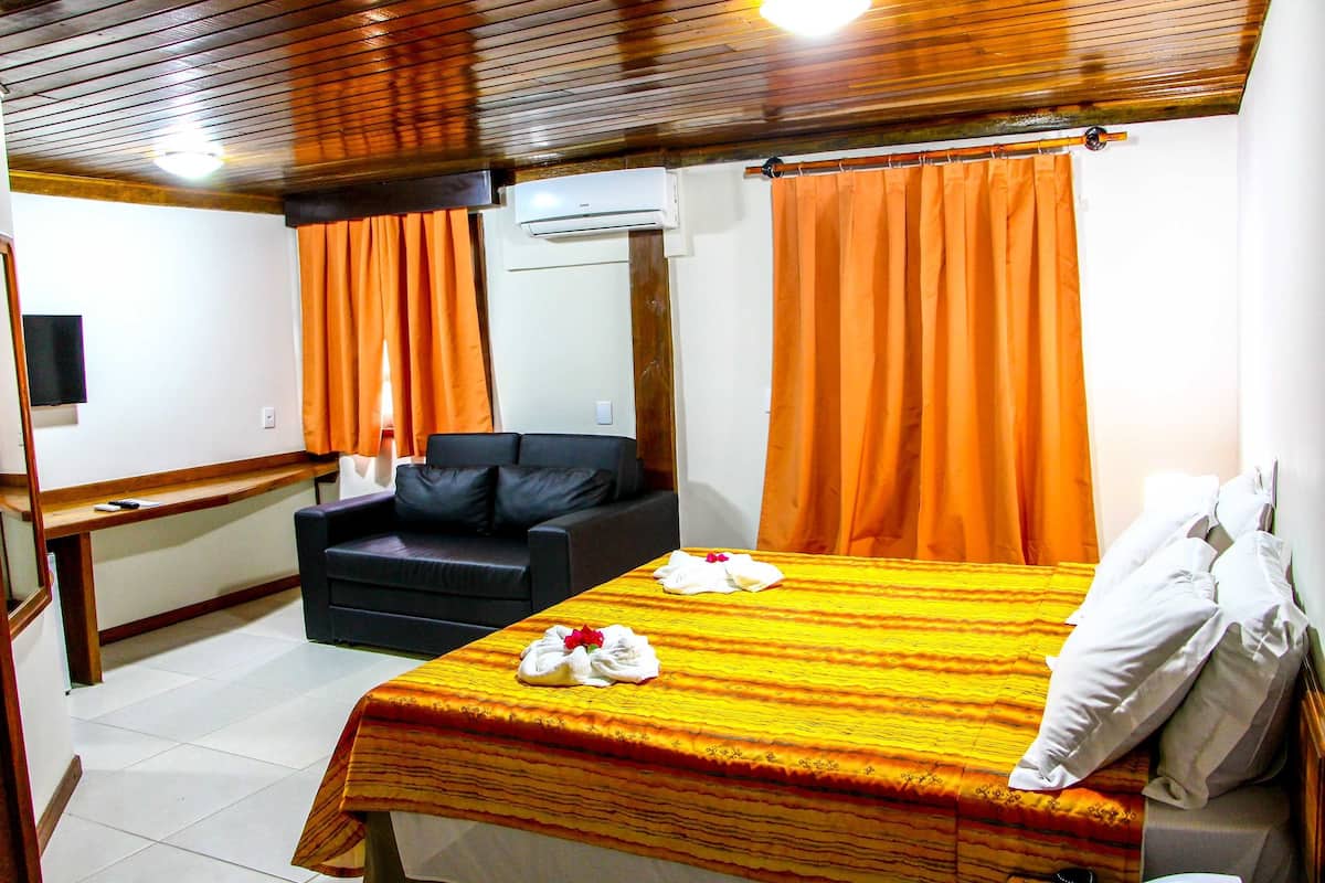 2 bedrooms, minibar, in-room safe, blackout drapes
