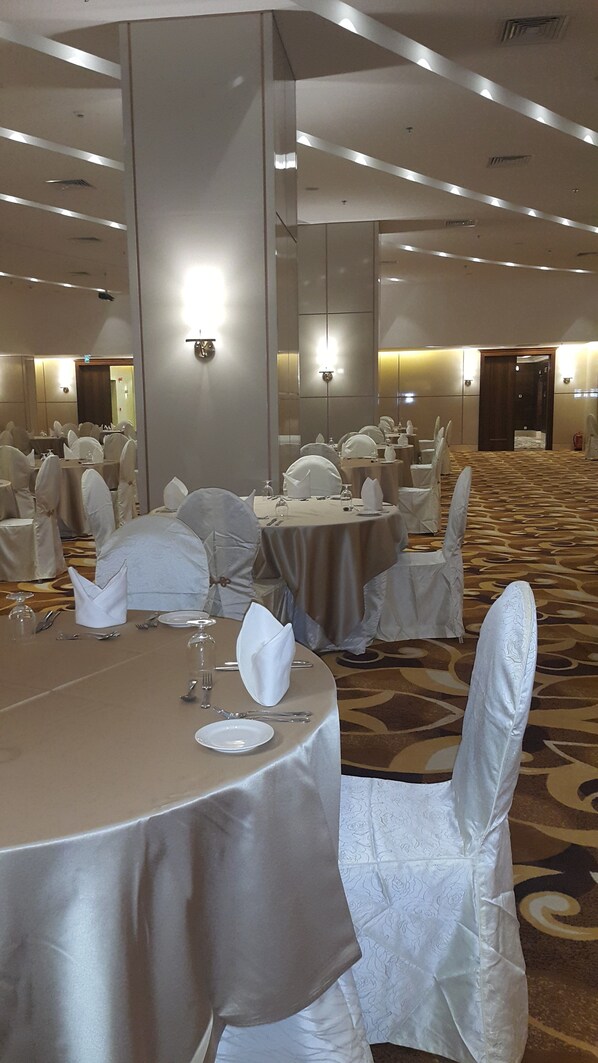 Banquet hall - M Hotel Makkah by Millennium (Makkah)