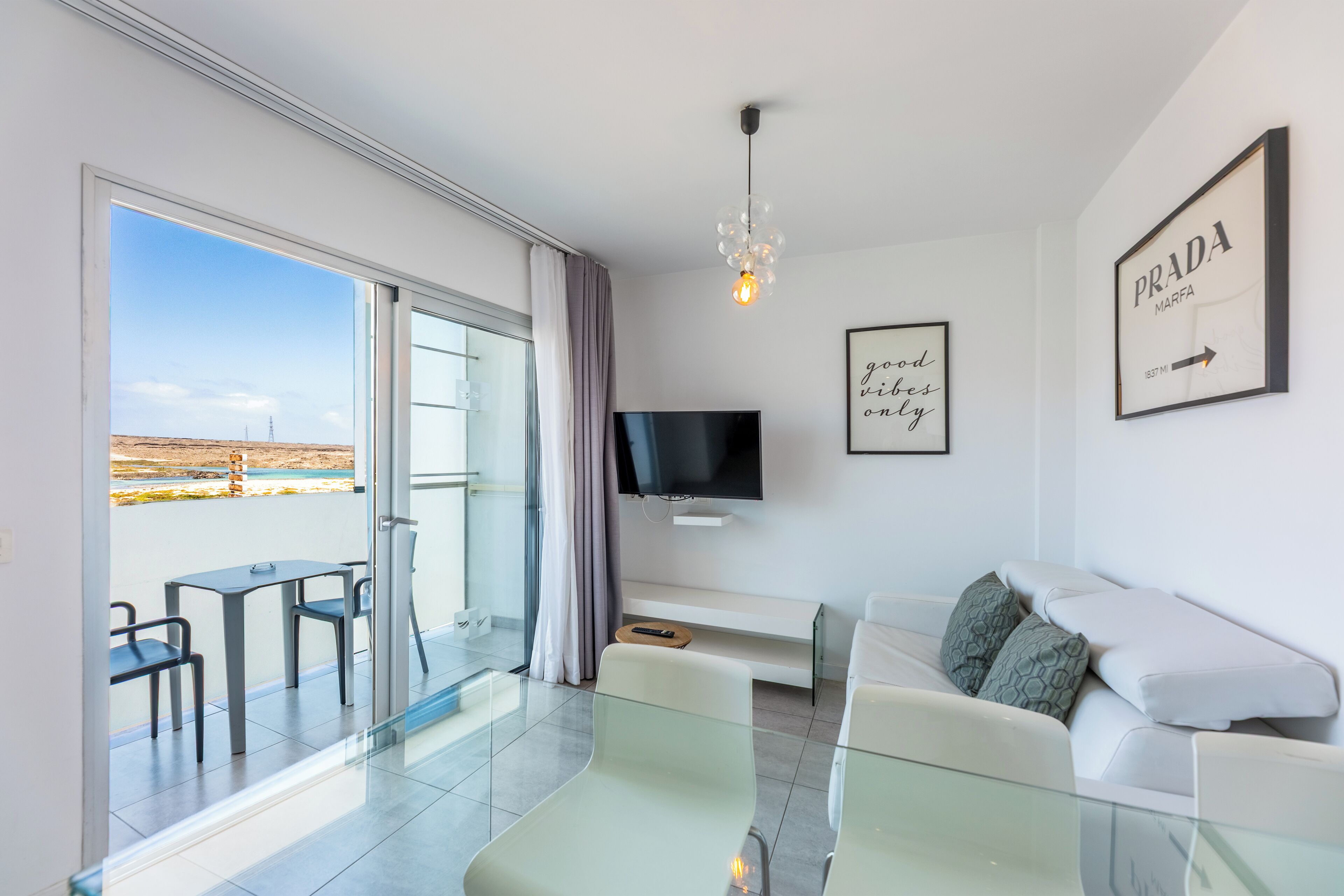 Studio (M 3 adults) | 1 slaapkamer, donsdekens, bedden met traagschuimmatrassen