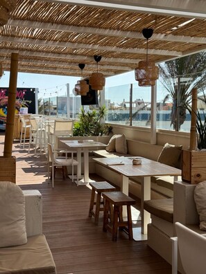 Dining - Bristol Sunset Beach (La Oliva)