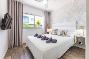 1 bedroom, down comforters, memory foam beds, in-room safe - Bristol Sunset Beach (La Oliva)