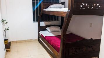 Basic Triple Room, Multiple Beds | Free WiFi, bed sheets