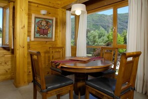 Apartment, 2 Bedrooms | In-room dining