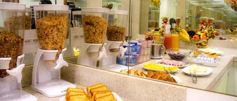 Petit déjeuner buffet compris tous les jours
