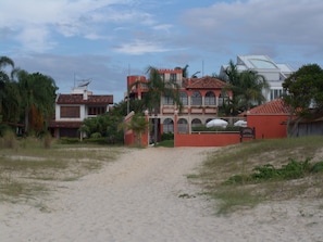 Fachada de la propiedad