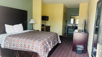 Kamar, 1 Tempat Tidur King | Seprai premium, brankas, meja kerja, dan setrika/meja setrika