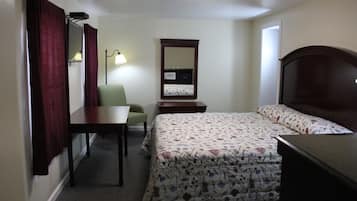 Room, 1 King Bed | Desk, free WiFi, bed sheets