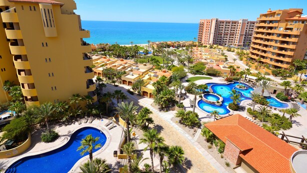 3 outdoor pools, pool umbrellas, sun loungers - Bella Sirena Rocky Point by Castaways (Puerto Peñasco)