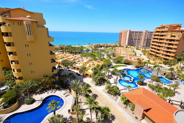 3 outdoor pools, pool umbrellas, sun loungers - Bella Sirena Rocky Point by Castaways (Puerto Peñasco)