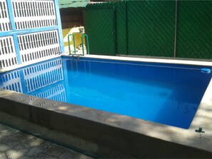 Kolam renang terbuka 