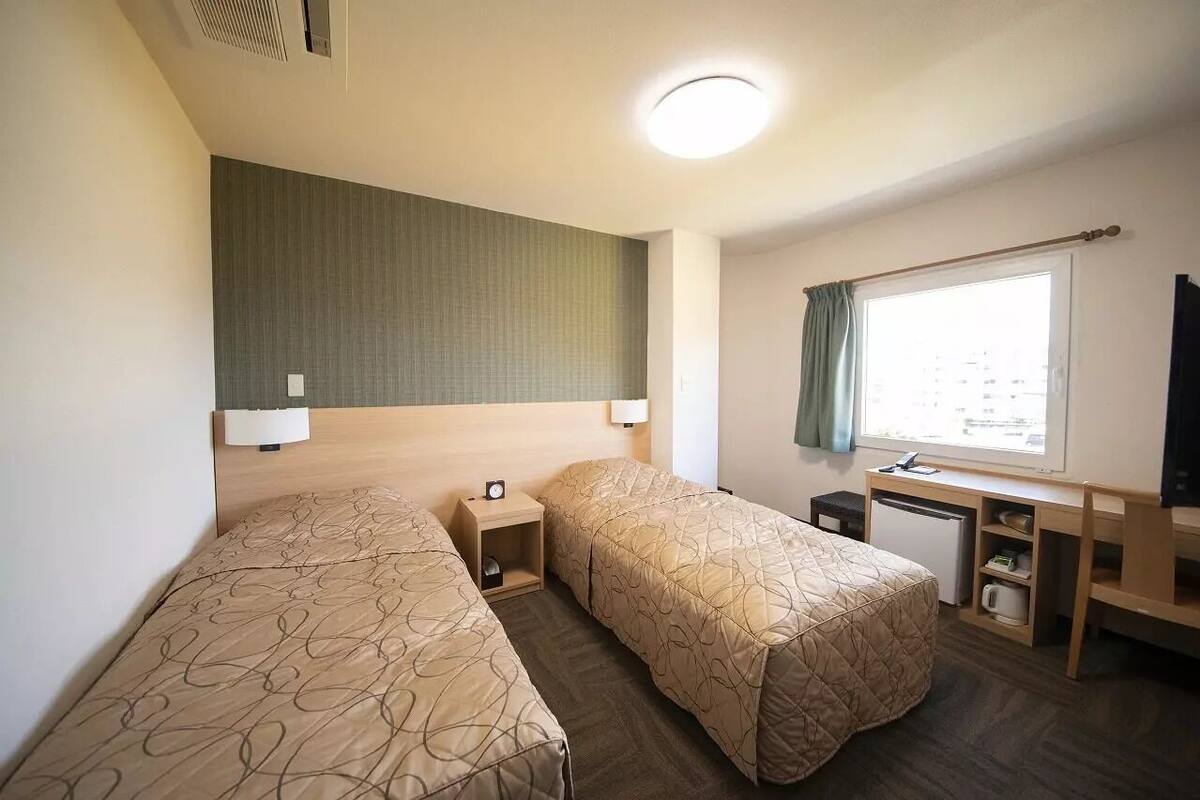 twin room, non smoking | desk, free wifi, bed sheets